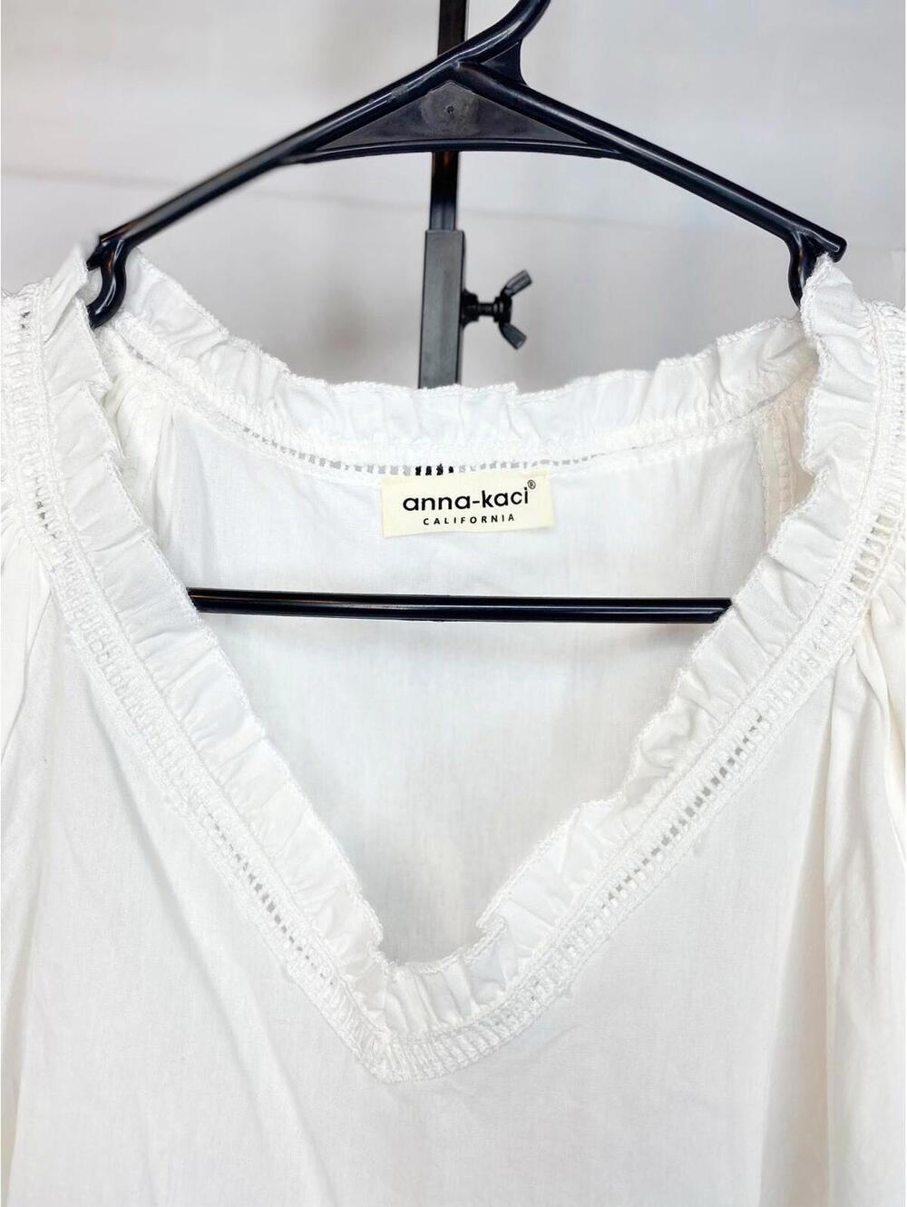 Anna-Kaci Women's V-Neck Embroidered Puff Sleeve Top Women’s Size M NWOT - Picture 2 of 11